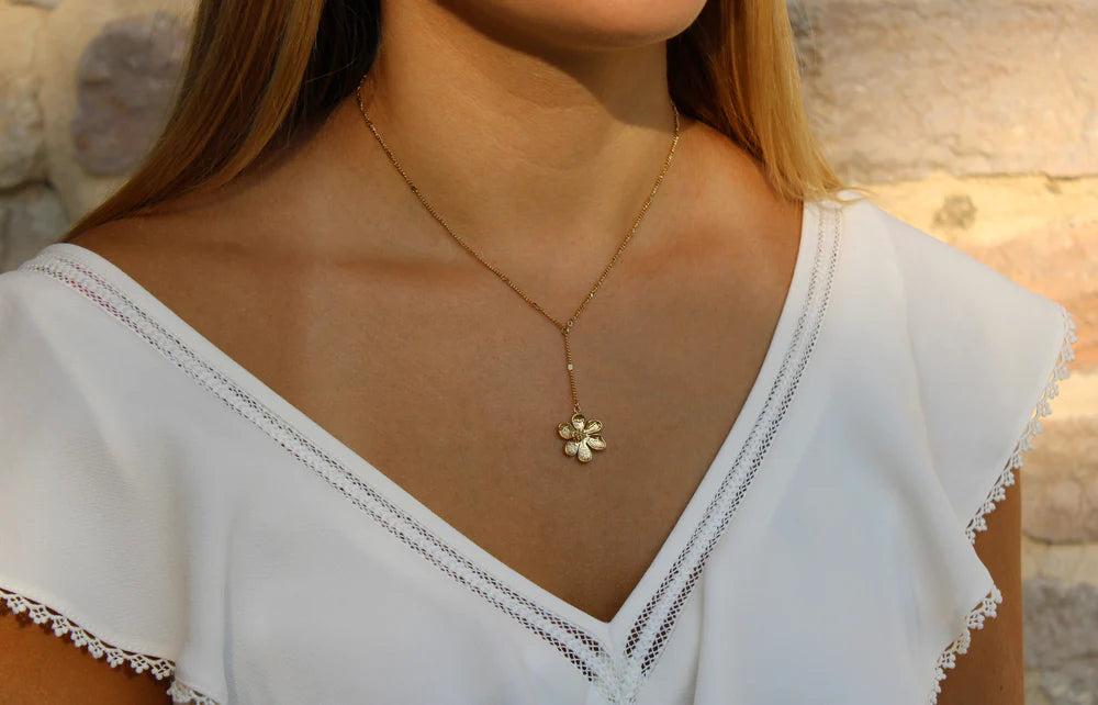 Lilia | Collier sautoir fleur en acier inoxydable